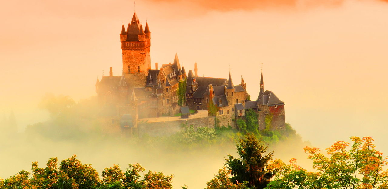 Reichsburg Cochem – castle in a fairy-tale valley