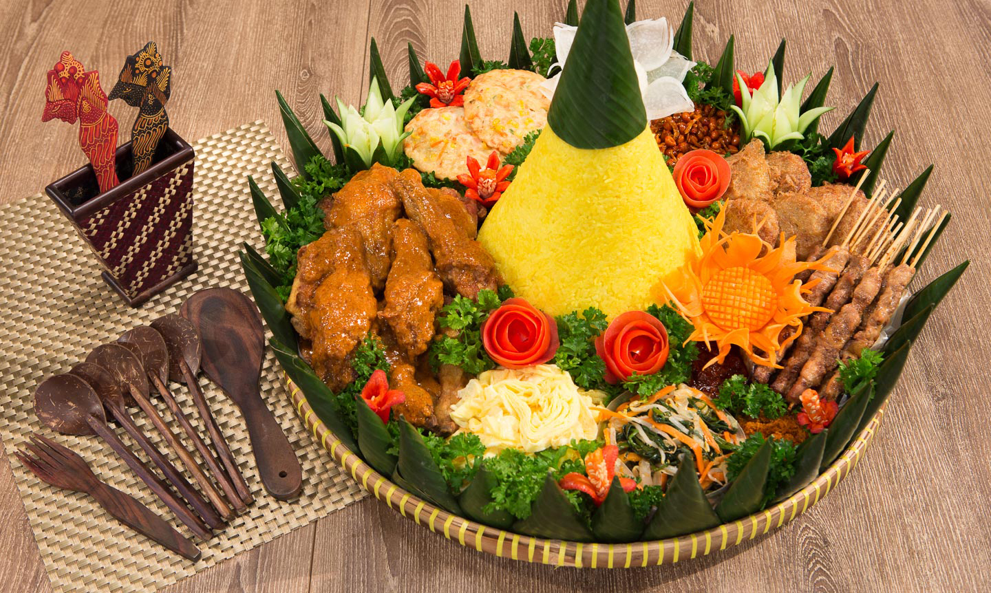 Indonesian flavors – a mixture of rice and hot spices